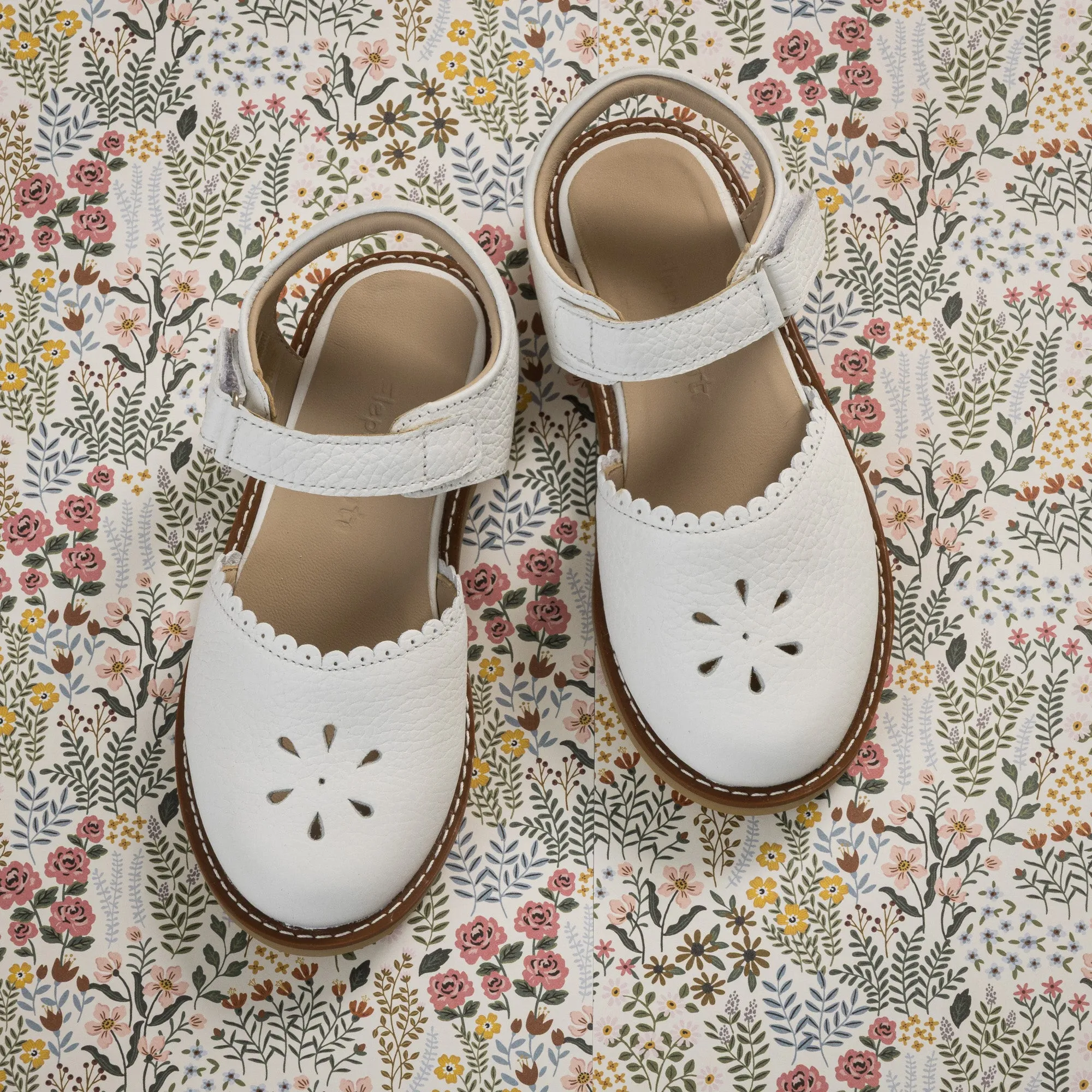 Bellis Sandal White