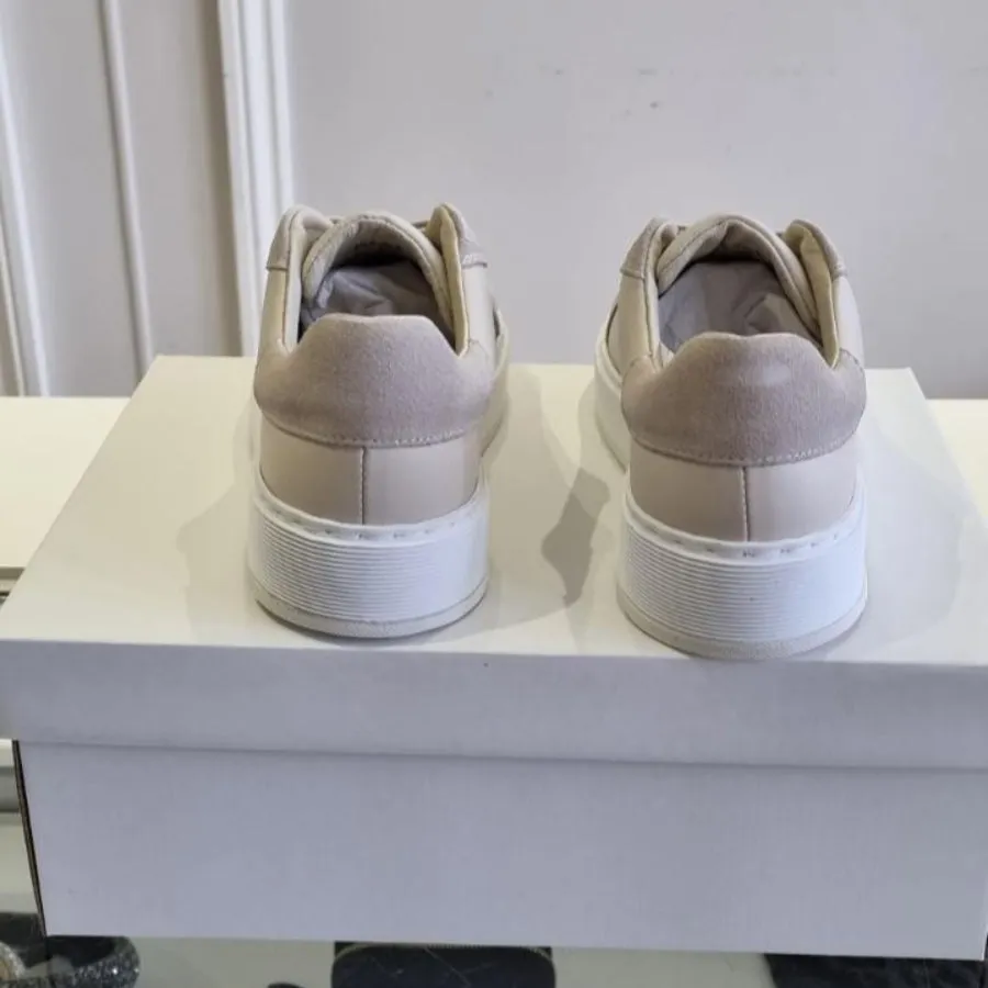 In Wear Whilma Sneakers