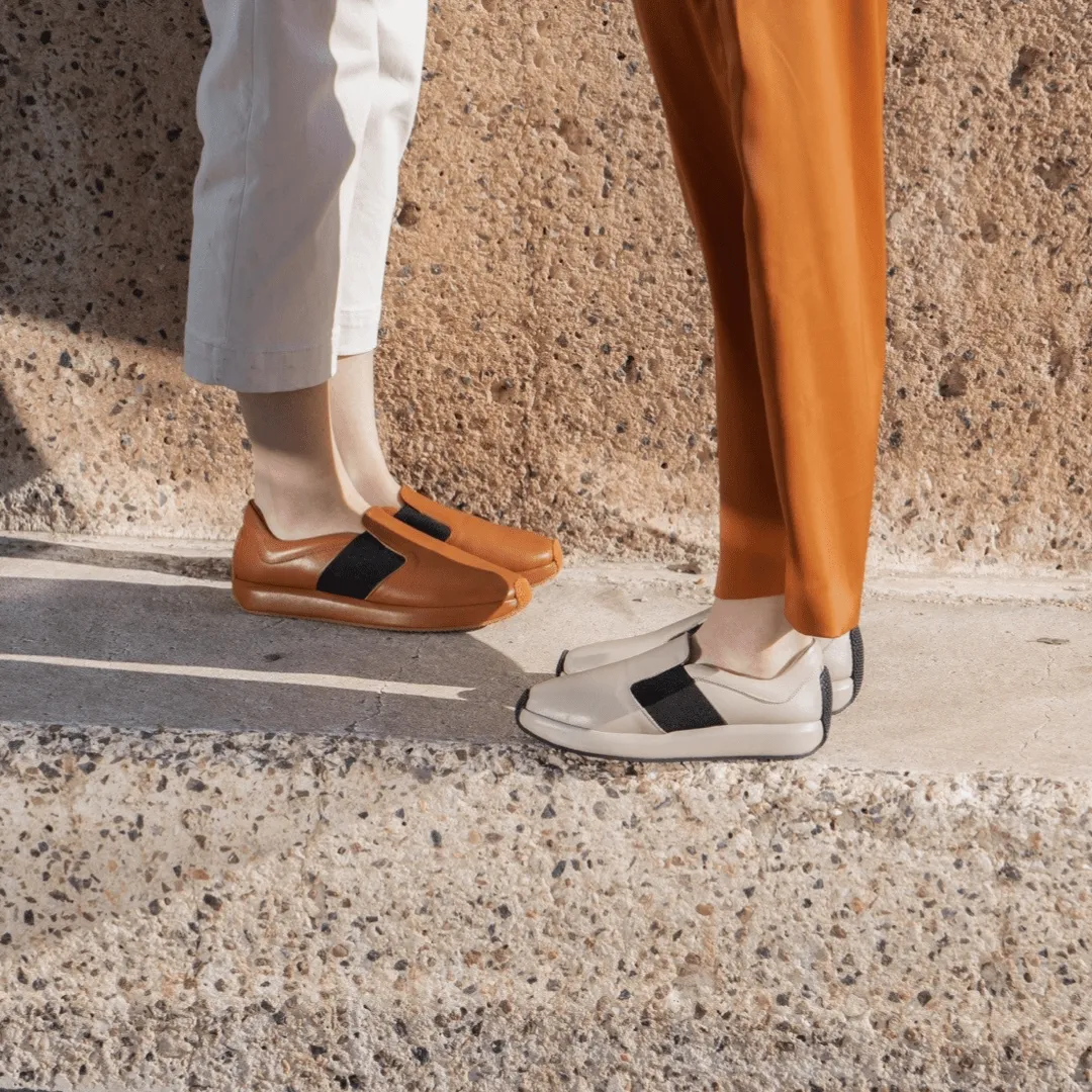 Meela tan sneaker