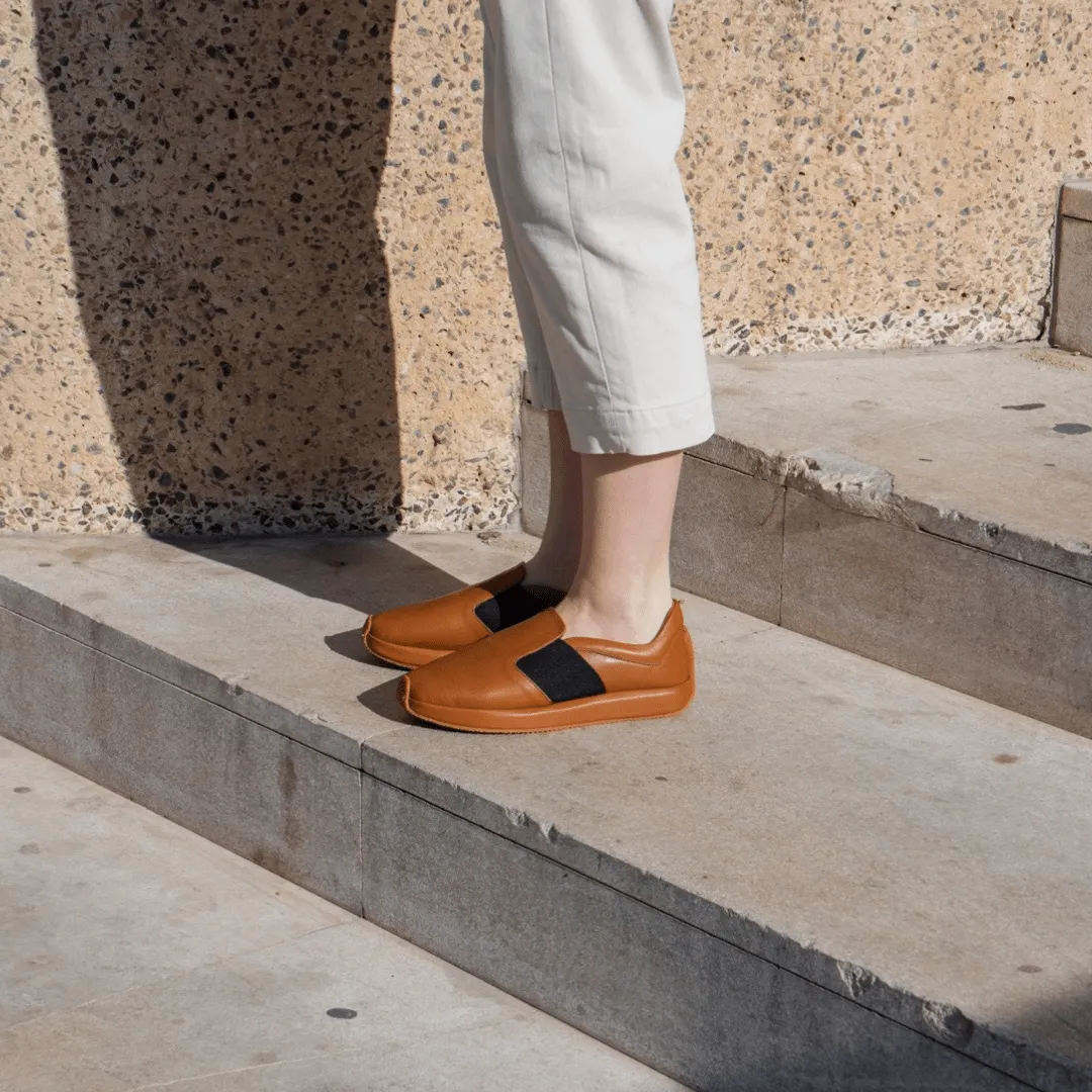 Meela tan sneaker
