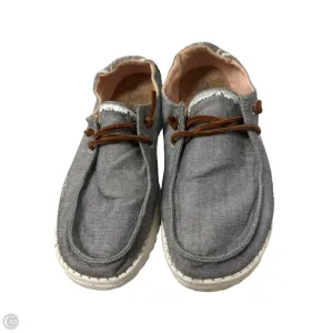 Shoes Flats By Hey Dude In Grey, Size: 9